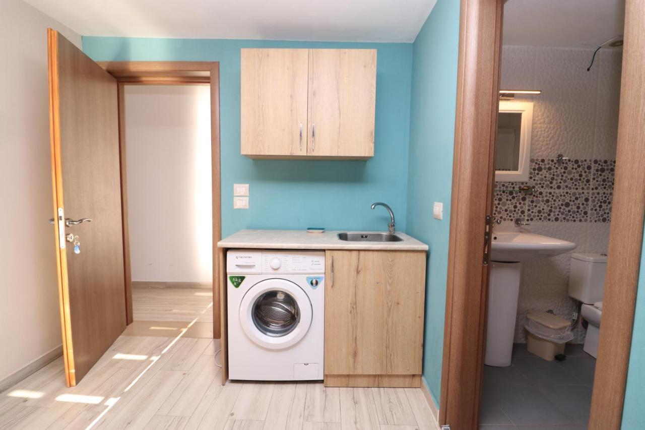Mateus 4* Himare